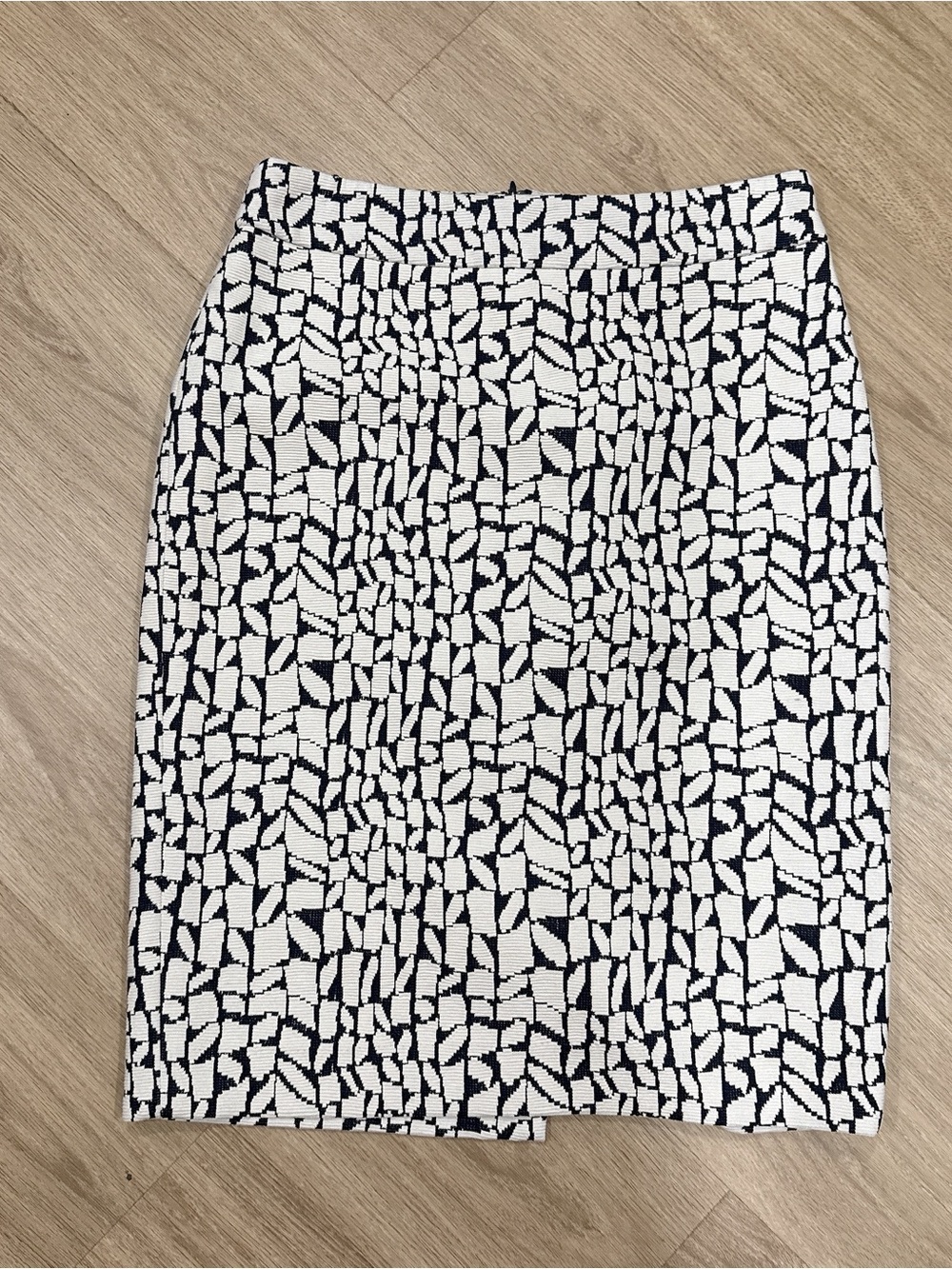 Ann Taylor Black and White Mosaic-Print Pencil Skirt